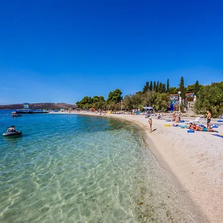 Iva * Τρογκίρ