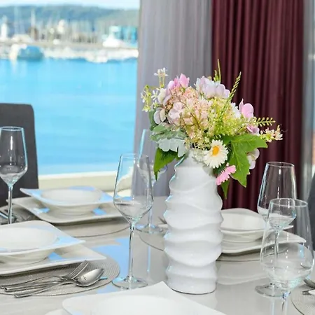 アパート Iva トロギール